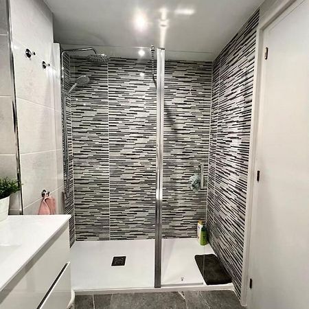 Amplio Apartamento Tranquilo Cerca De La Playa Roses Bagian luar foto