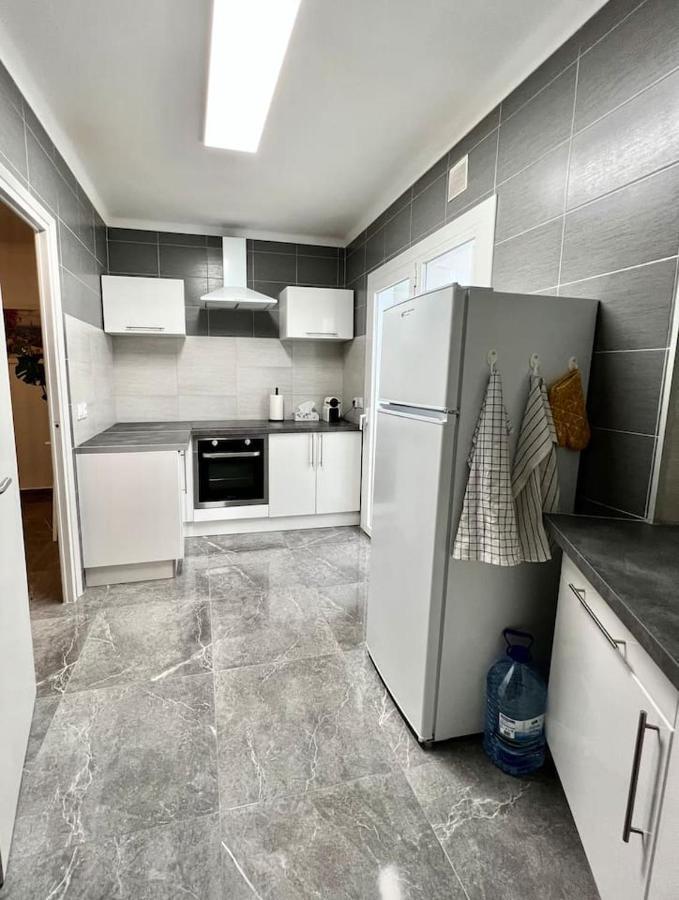 Amplio Apartamento Tranquilo Cerca De La Playa Roses Bagian luar foto